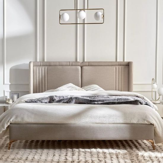Upholstered kingsize bed