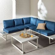 4-Seater outdoor lounge set with table