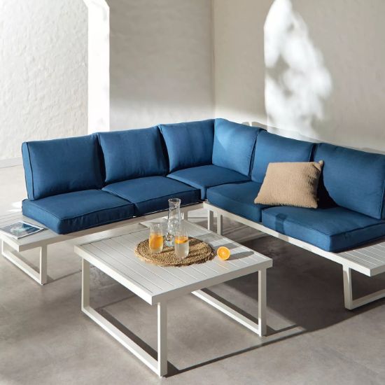 4-Seater outdoor lounge set with table