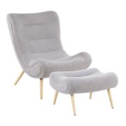 Upholstered Chair – A Blend of Modern Elegance & Comfort