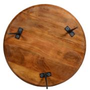 Raised edges Round Coffee Table
