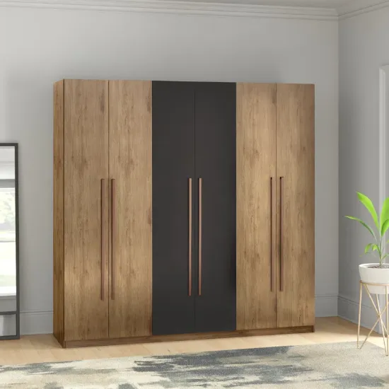 A practical and modern 3-section wardrobe