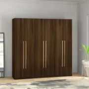 A practical and modern 3-section wardrobe